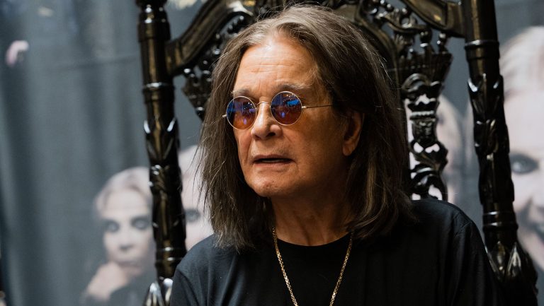 Les difficultés de santé d’Ozzy Osbourne, Post Malone Collaboryd Tatething in Doc Trailer