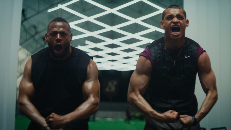 Revue ‘Him’: Marlon Wayans et Tyriq Withers impressionnent dans une horreur sportive produite par Jordan Peele qui échappe à son potentiel