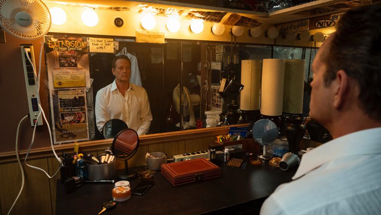 Revue ‘Waltz’ ‘Easy’s Waltz: Vince Vaughn chante les succès dans le drame agréablement de Lo-Fi Vegas de Nic Pizzolatto