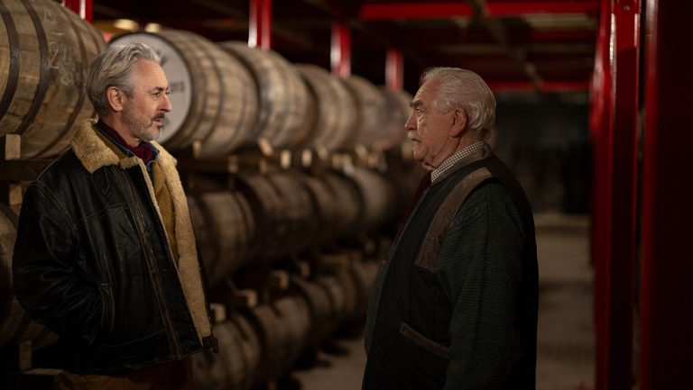 Revue de «Glenrothan»: le début de la réalisateur de Brian Cox en Écosse combat les clichés de drame de frères et de sœurs avec un bon jeu d’acteur