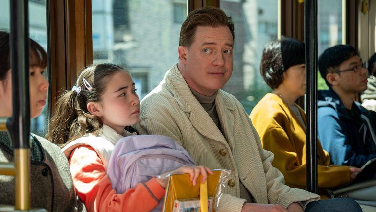 Revue de la famille de location: Brendan Fraser obtient un véhicule étoile stellaire dans le comique comique intelligent de Hikari