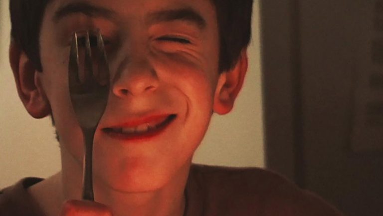 Revue de «remake»: l’étude déchirante de Ross McElwee sur les films et la mémoire transforme l’appareil photo sur sa propre tragédie familiale
