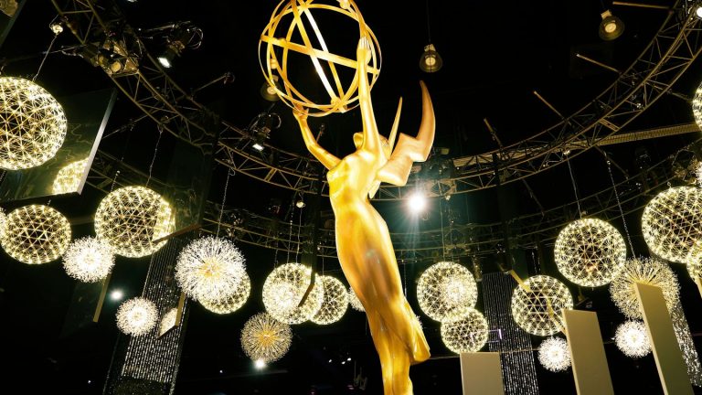 Seth Rogen remporte le premier Emmy de sa carrière tandis que Jean Smart l’emporte le septième