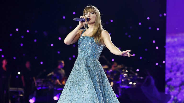 Taylor Swift obtient un épisode complet de ‘Late Night with Seth Meyers’ dans le cadre de ‘Showgirl’ Push