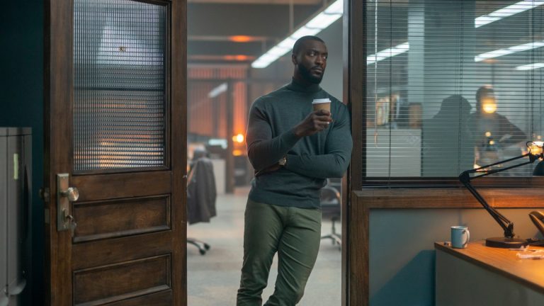 Aldis Hodge est de retour à la chasse dans le teaser « Cross » de la saison 2