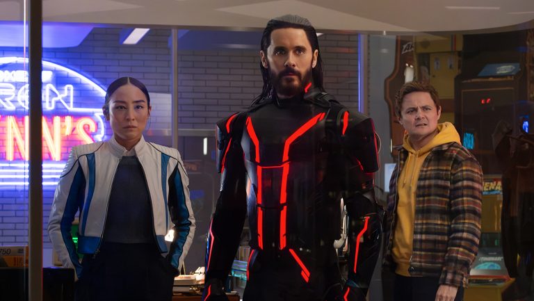 Billetterie : « Tron » récolte 4,8 millions de dollars en avant-premières, Crime Caper « Roofman » récolte 1 million de dollars