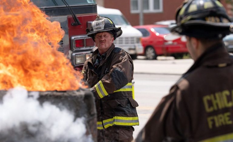 Boss de «  Chicago Fire  », Star Christian Stolte déballe la saison 14 Premiere’s Recernussions