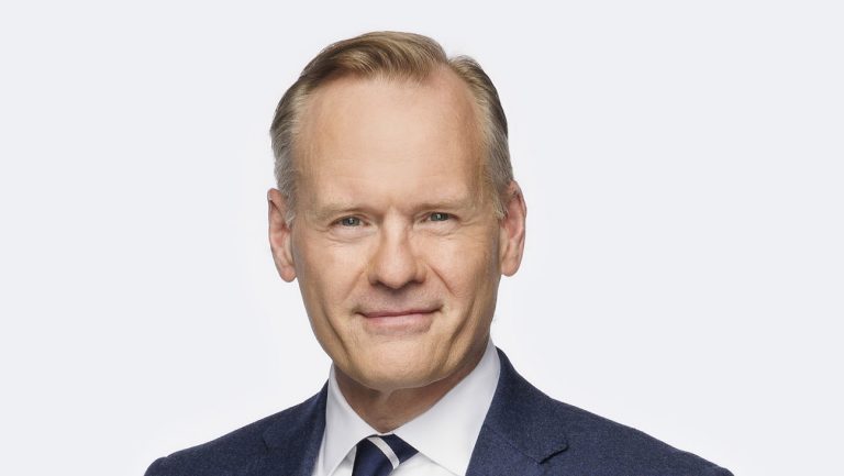 John Dickerson, co-présentateur de « CBS Evening News », va quitter le réseau