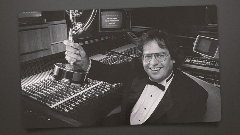 Kent Gibson, concepteur sonore primé aux Emmy Awards sur « Cosmos » de Carl Sagan, décède à 77 ans