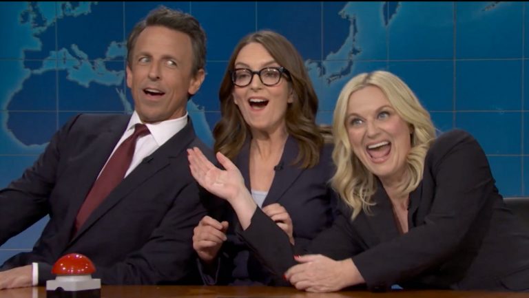 Tina Fey et Seth Meyers font une apparition surprise dans la « mise à jour du week-end » avec Amy Poehler sur « SNL »