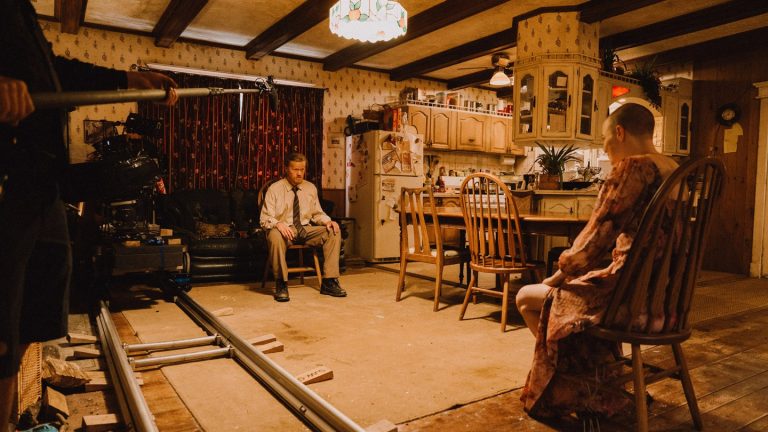 Le making-of de « Bugonia » : le premier appel de Yorgos Lanthimos ? Emma Stone, bien sûr.