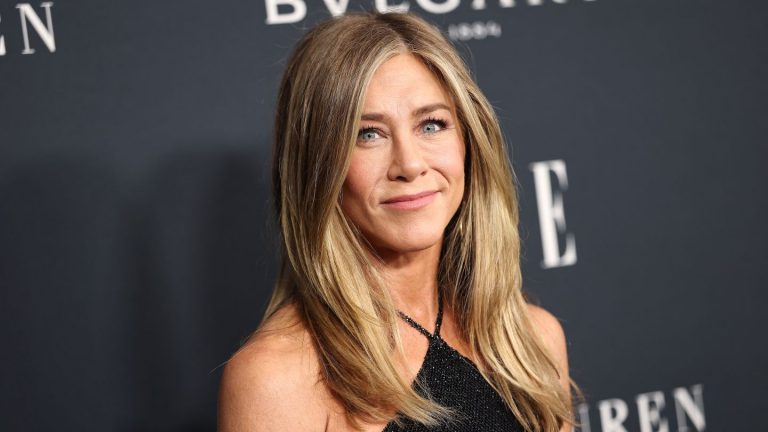Jennifer Aniston se souvient avoir été arrêtée alors qu’elle voulait produire des projets après « Friends » : « J’ai eu ce look de ‘Comme tu es mignon' »