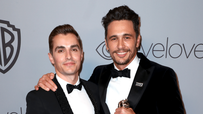 Dave Franco n’attribue pas son succès au seul fait d’être le frère de James Franco : « Si j’étais nul, j’aurais disparu »