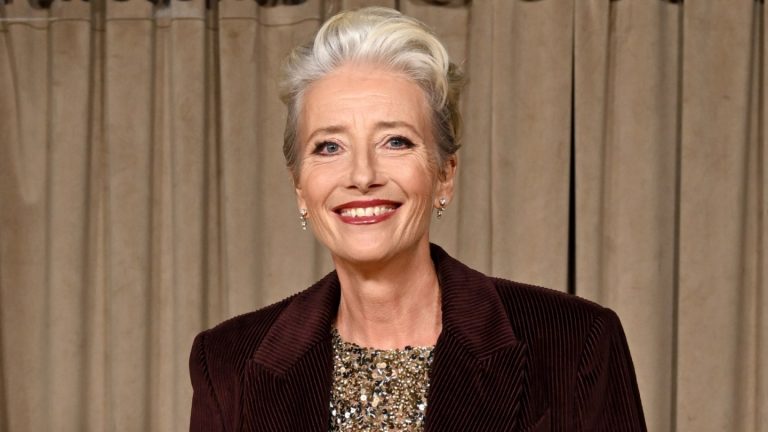 Emma Thompson rejoint la candidate aux Oscars « Le drame menstruel de Jane Austen » en tant que « Conseiller exécutif en matière de menstruations » : « Un petit bijou sanglant » (Exclusif)