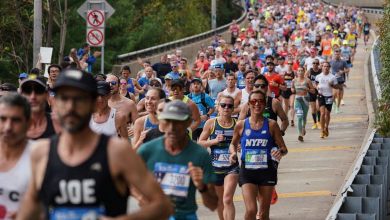 Marathon de New York 2025 : comment regarder gratuitement le jour de la course en ligne sans câble