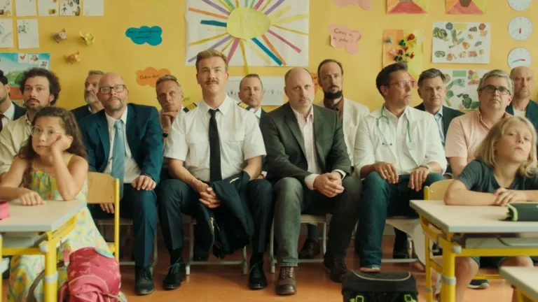 « Peacock », la candidature autrichienne aux Oscars internationaux, est une version sombre et comique de la culture des médias sociaux et de Rent-A-Friend