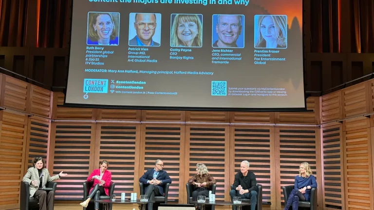 Ce que les redémarrages de « Baywatch » et « Dance Moms » ont à voir avec le « retour en force » du fenêtrage