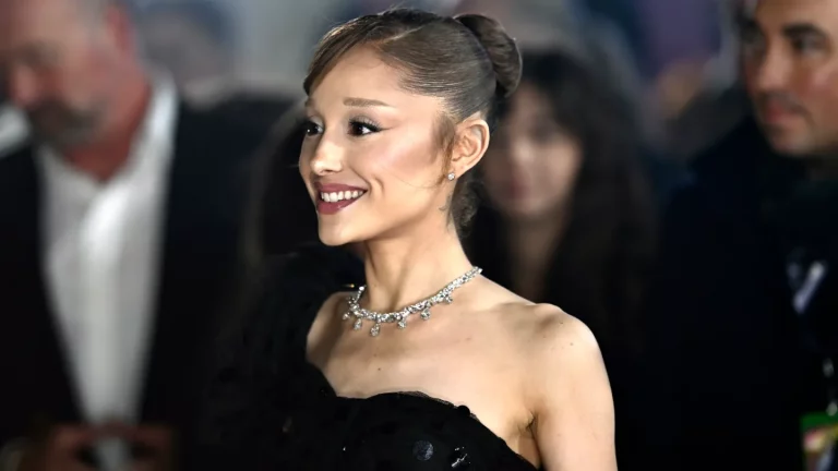 Comment diffuser en direct l&rsquo;épisode de Noël « SNL » : Ariana Grande animera l&rsquo;émission d&rsquo;adieu de Bowen Yang