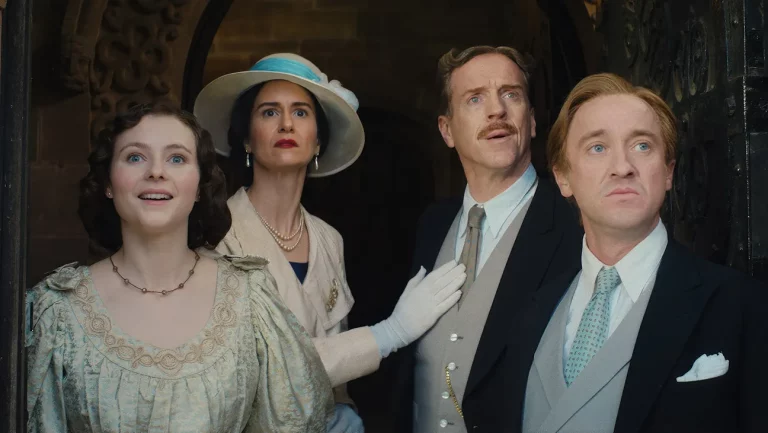 Critique de « Fackham Hall » : Damian Lewis et Katherine Waterston mènent une parodie jetable et amusante de « Downton Abbey »