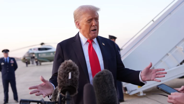 Donald Trump intente une action en justice de 5 milliards de dollars contre la BBC pour discours falsifié, la chaîne britannique s&rsquo;engage à « défendre cette affaire »