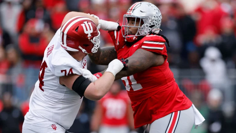 Football universitaire sur Sling TV : comment regarder Indiana Hoosiers contre Ohio State Buckeyes en direct en ligne sans câble