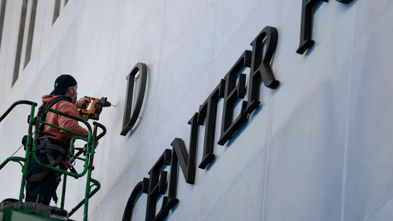 Les audiences des Kennedy Center Honors organisées par Trump chutent à un niveau historiquement bas