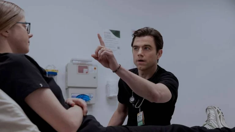 L&rsquo;actrice de « The Pitt » Taylor Dearden explique comment l&rsquo;apprentissage du temps passé par Langdon en cure de désintoxication affecte son personnage : « C&rsquo;est un médecin différent »