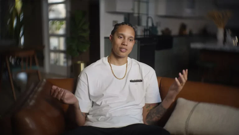 Revue de « l&rsquo;histoire de Brittney Griner » : un regard convaincant mais limité sur l&rsquo;épreuve russe d&rsquo;une star américaine du basket-ball
