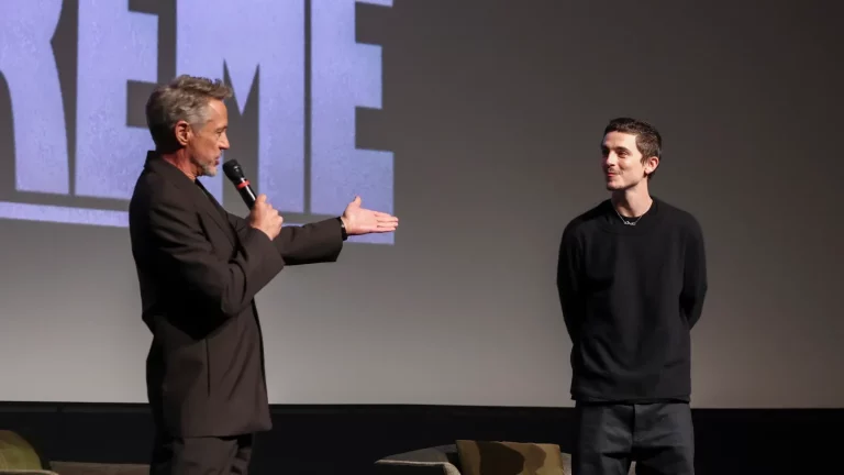 Robert Downey Jr. qualifie le film « Marty Supreme » de Timothée Chalamet de « performance qui définit une génération » dans « un film qui définit une décennie »