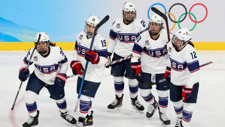 Hockey sur glace féminin de l&rsquo;équipe américaine : comment regarder l&rsquo;événement des Jeux olympiques d&rsquo;hiver de 2026 en direct et en ligne gratuitement