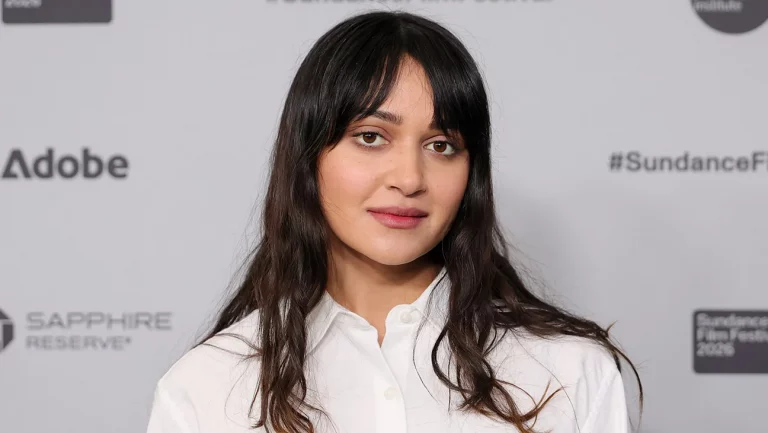 Ariela Barer remplace Odessa A&rsquo;zion dans « Deep Cuts » d&rsquo;A24 suite au contrecoup du casting de blanchiment à la chaux