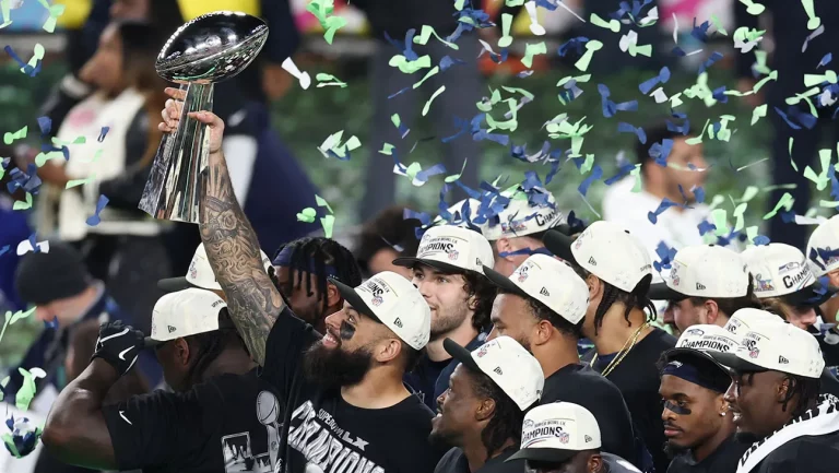 Chris Pratt, Joel McHale et d&rsquo;autres réagissent à la victoire des Seahawks de Seattle au Super Bowl 2026 : « Go Hawks !