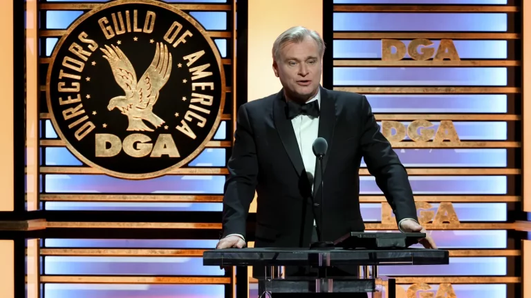 Christopher Nolan donne le coup d&rsquo;envoi des DGA Awards avec son premier discours présidentiel, reconnaissant que « nos membres traversent des moments très difficiles »