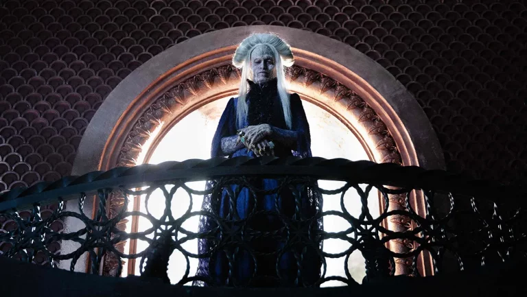 Critique de « Dracula : A Love Tale » : la photo de vampire kitsch de Luc Besson est légère sur le gore et lourde sur l&rsquo;amour