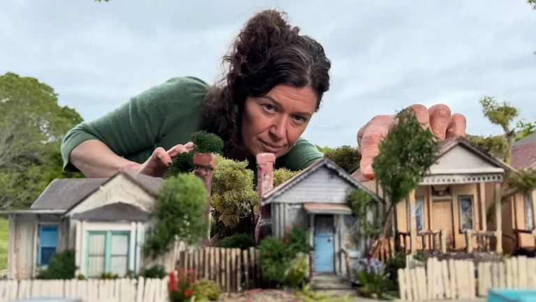 Critique de « Yo (Love Is a Rebellious Bird) » : l&rsquo;hommage émouvant, joyeux et formellement inventif d&rsquo;un cinéaste à son amie à l&rsquo;esprit libre