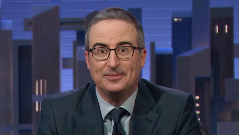 John Oliver récapitule trois mois d&rsquo;actualité en cinq minutes lors de la première de la saison « Last Week Tonight » : « Nous avons manqué beaucoup de choses »