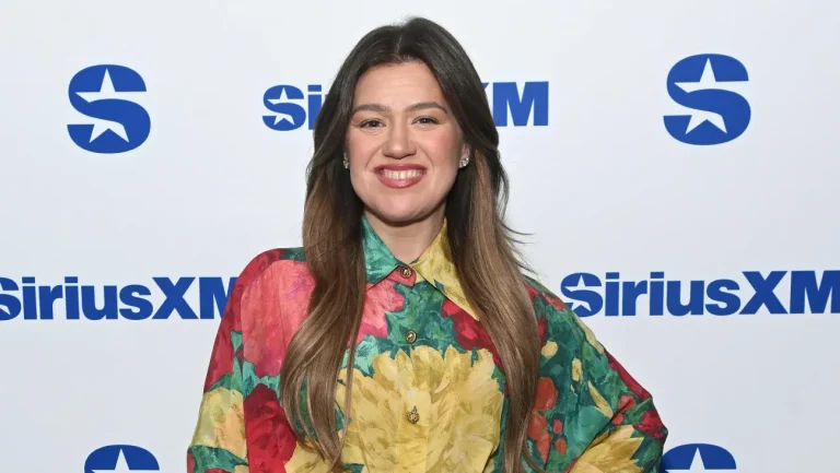 Kelly Clarkson révèle pourquoi elle a pris la « difficile » décision de mettre fin à son talk-show : « The Dynamic Changed »