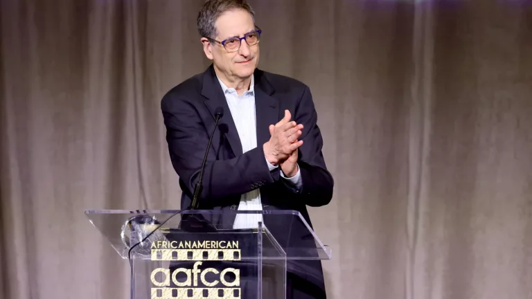 Le PDG de Sony Motion Picture Group dénonce une vidéo « méprisable » de Trump décrivant les Obama comme des singes