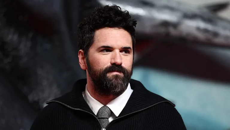 Le cinéaste de « Predator : Badlands », Dan Trachtenberg, signe un premier accord avec Paramount