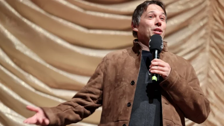 Le festival du film No-AI de Justine Bateman demande à Sean Baker et Matthew Weiner de prendre la parole