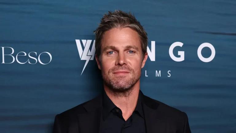 Le redémarrage de « Baywatch » de Fox confie à Stephen Amell le rôle principal de la série