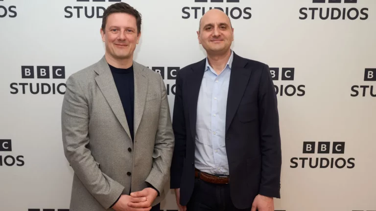 Les chefs des studios de la BBC parlent des méga-fusions, des propres fusions et acquisitions, des tarifs Trump, de la croissance du streaming aux États-Unis et du film « Bluey »