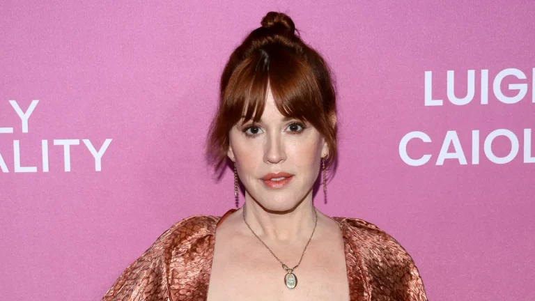 Molly Ringwald dit que John Hughes « ne voulait pas » que ses films soient refaits