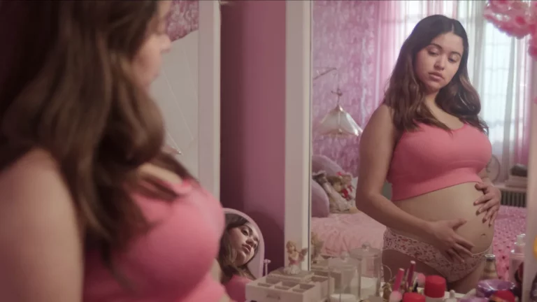 Revue « Un enfant à moi » : la documentariste chilienne primée Maite Alberdi s&rsquo;aventure au nord du Mexique pour une chronique d&rsquo;une fausse grossesse