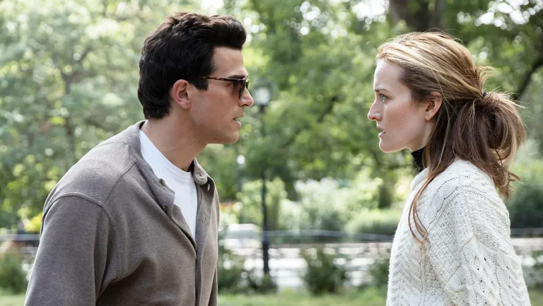 Sarah Pidgeon, star de « Love Story », sur la recréation du tristement célèbre combat de Battery Park de JFK Jr. et Carolyn Bessette