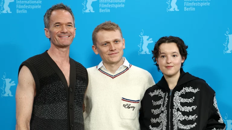 « Wow » : Neil Patrick Harris frappé par un déluge de questions politiques américaines à Berlin Presser « Sunny Dancer » : « Je m&rsquo;intéresse aux choses qui sont apolitiques »