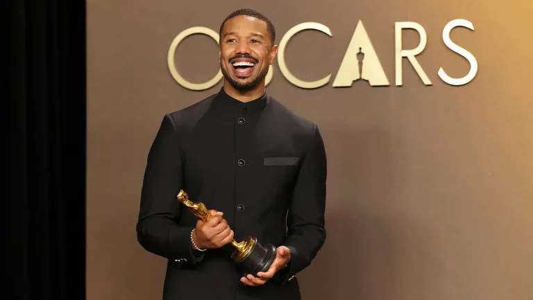 Conseils de Michael B. Jordan aux autres artistes après l&rsquo;obtention d&rsquo;un Oscar : « Rêvez grand et soyez gentil »