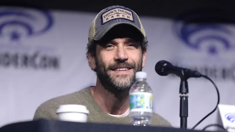 Le podcast &lsquo;Wisecrack&rsquo;, lauréat d&rsquo;un prix Ambie, obtient une adaptation télévisée à l&rsquo;UCP