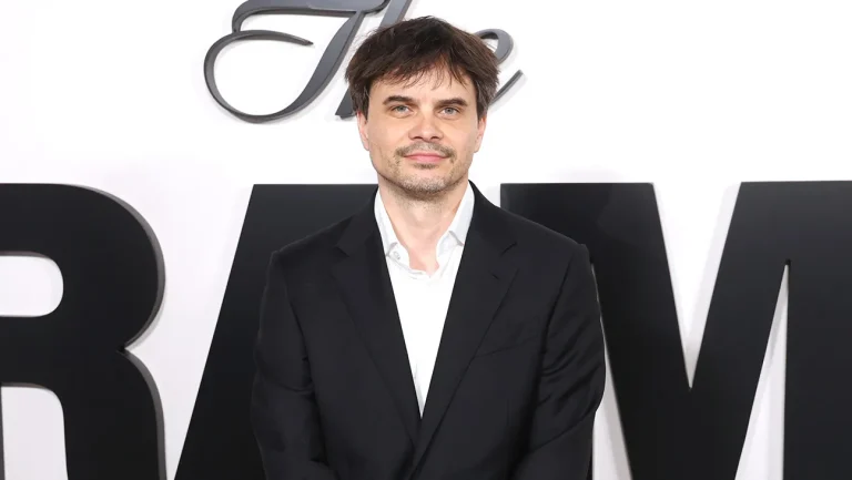 L&rsquo;essai de 2012 du réalisateur de « The Drama », Kristoffer Borgli, sur sa romance avec l&rsquo;écart d&rsquo;âge refait surface, suscitant une controverse