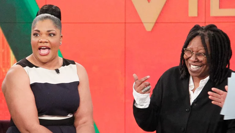 Mo&rsquo;Nique interpelle Whoopi Goldberg pour l&rsquo;avoir critiquée dans « The View » : « Avez-vous toujours l&rsquo;impression que vous m&rsquo;avez bien instruit ? »
